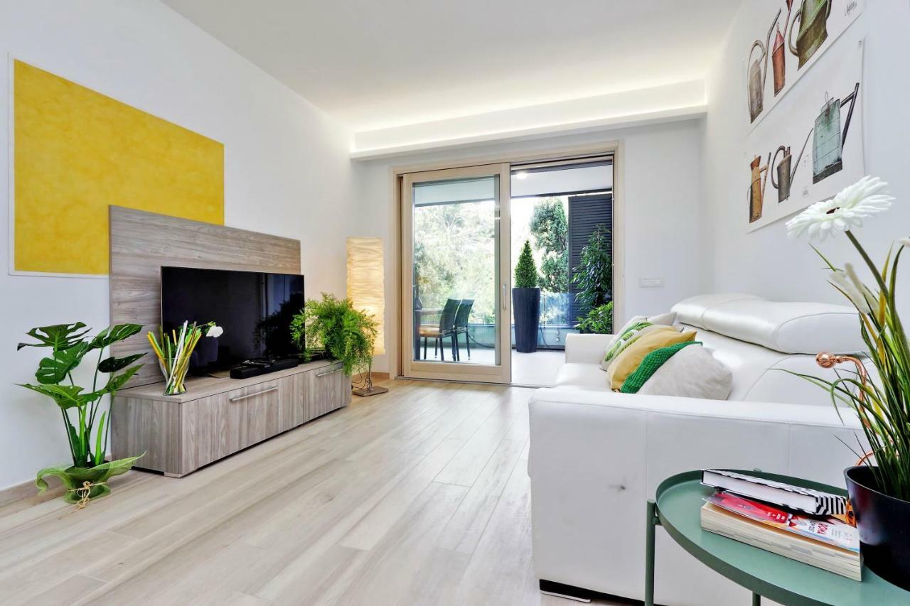 Green Terraced Apartment. 3 Stops From Colosseum Buitenkant foto